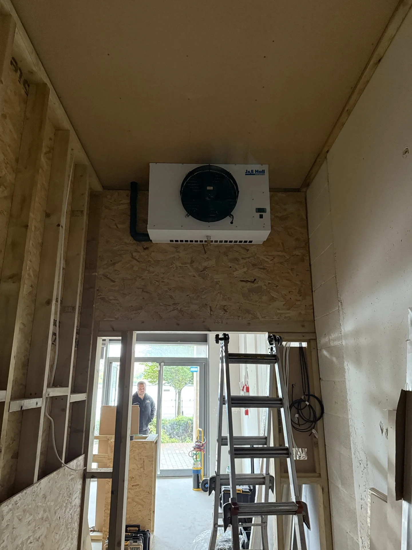 Compact Cellar Cooling System